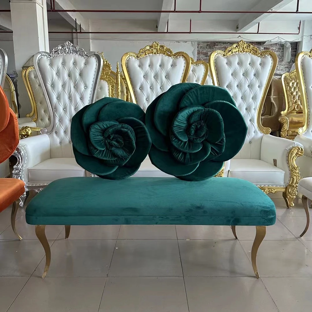 Exquisite White Velvet Rose Upholstered Flowers Back Wedding Sofa For Bride And Groom