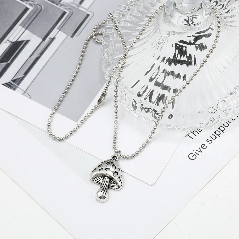 Vintage Metal Mushroom Necklace Harajuku Streetwear Fashion Simple Pendant Jewelry Gift for Men And Women