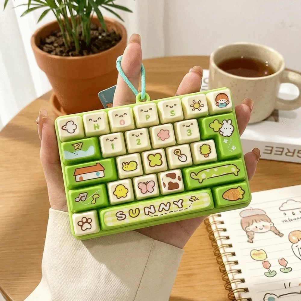 Novelty 26-Key Keyboard Keyrings Cartoon Funny Keycap Clicker Cute Mini Keyboard Pendant Small Gift
