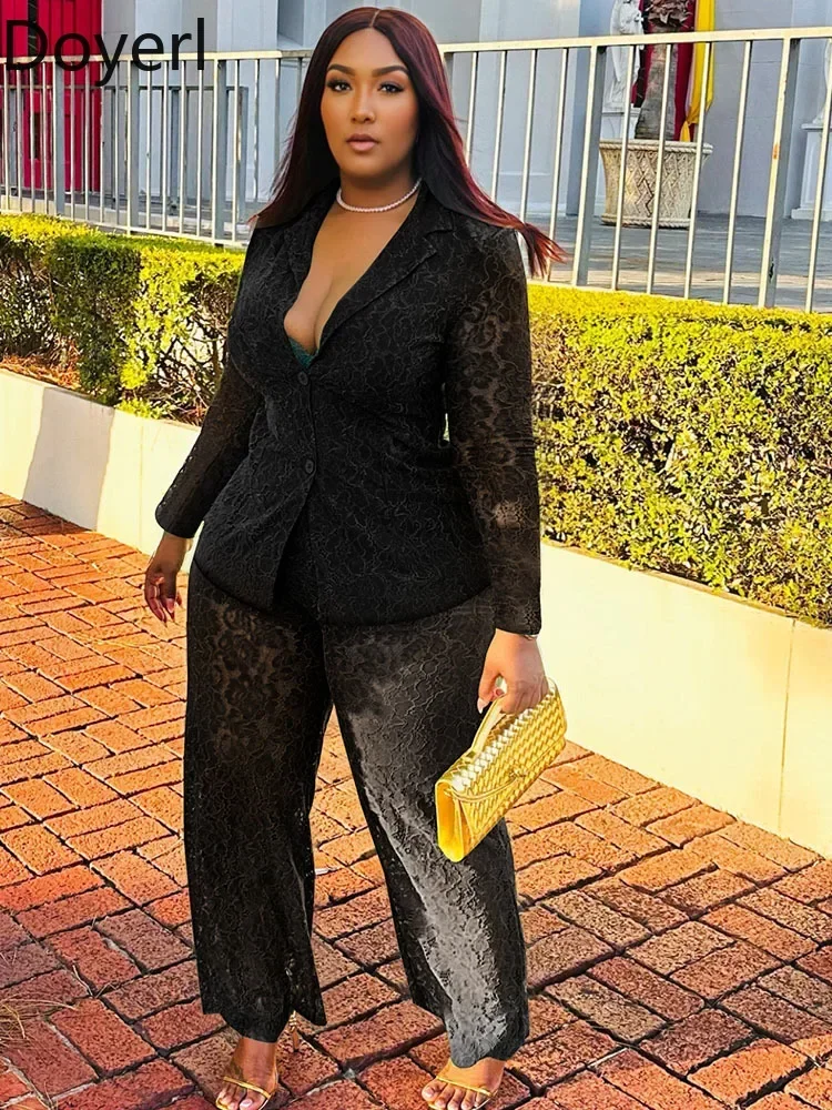 طقم ملابس حفلات النادي من Doyerl مكون من قطعتين شفافة بياقة مدببة وقميص علوي وسراويل مستقيمة متطابقة