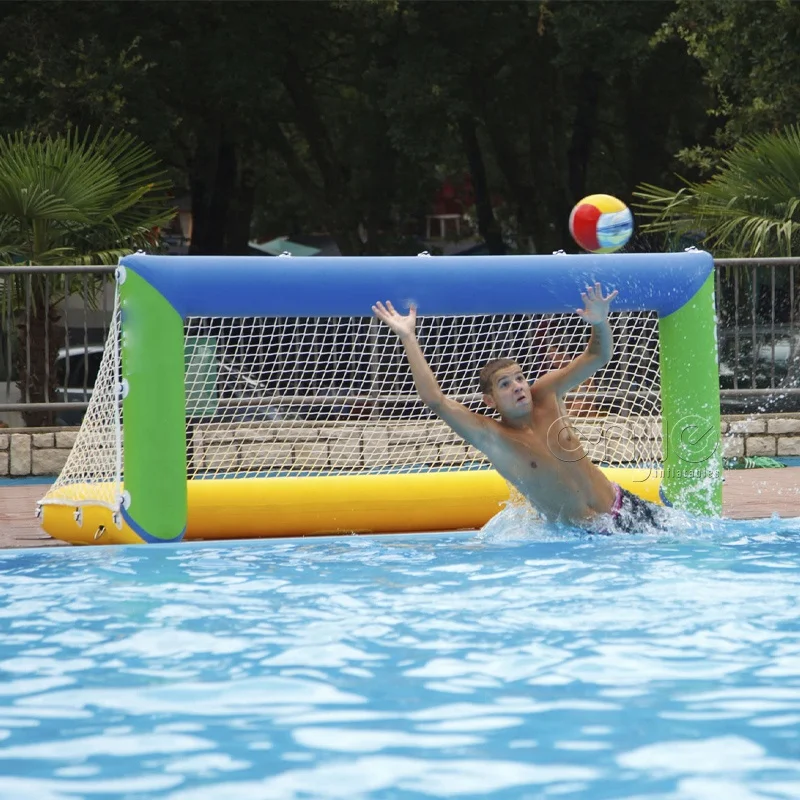 Portería inflable de fútbol acuático para jugar al deporte acuático al aire libre