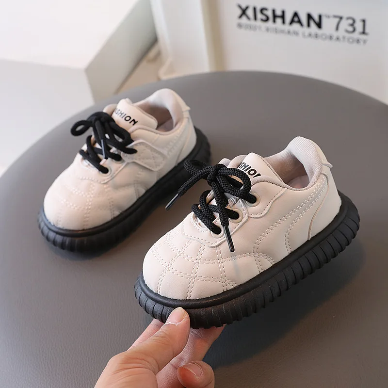 2023 Autumn Kids Sneakers Boys Lightweight Casual Shoes Fashion Soft Bottom Anti Slip Girls Shoes Outdoor White Sports Shoes