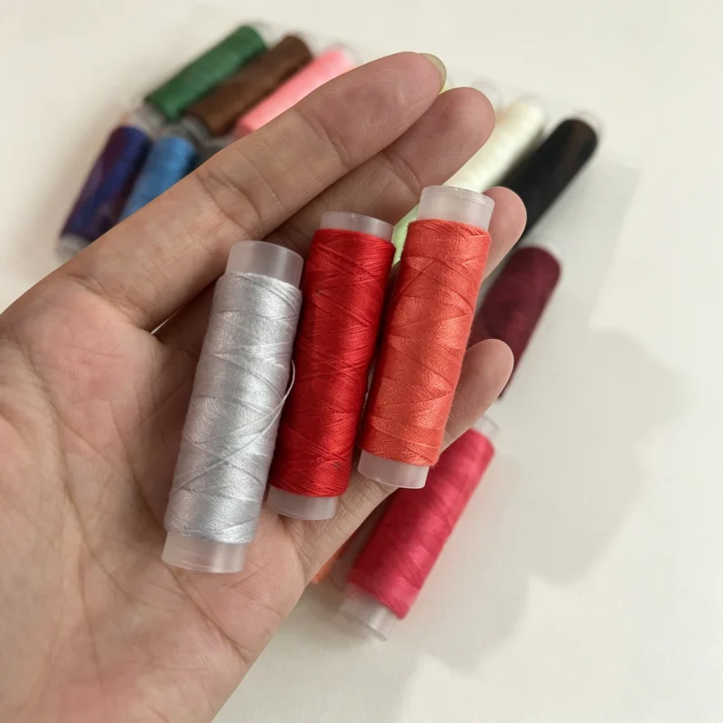 24 Farben Nähgarn 100% Polyester Garn Nähgarnrolle Maschinen- und Handstickerei für Heim-Nähset – Detail 4
