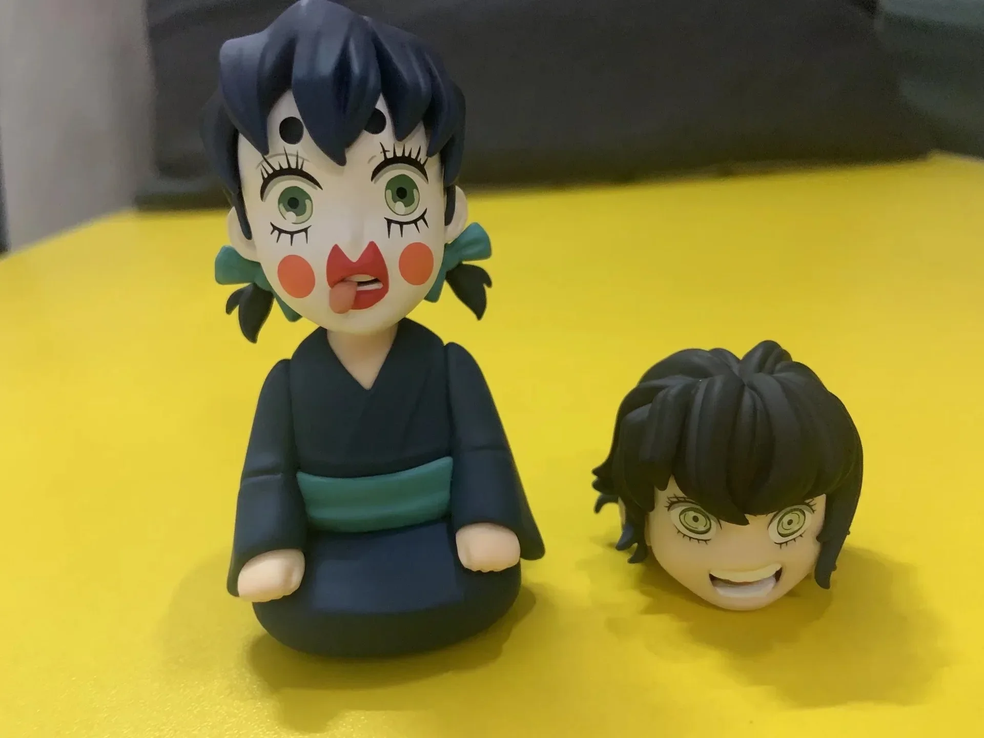 Tanjiro Zenitsu Inosuke TAKARA TOMY Demon Slayer Flower Street Kapitel Doppelköpfiges Modell Spielzeug Schreibtischdekoration Fans Sammlergeschenk