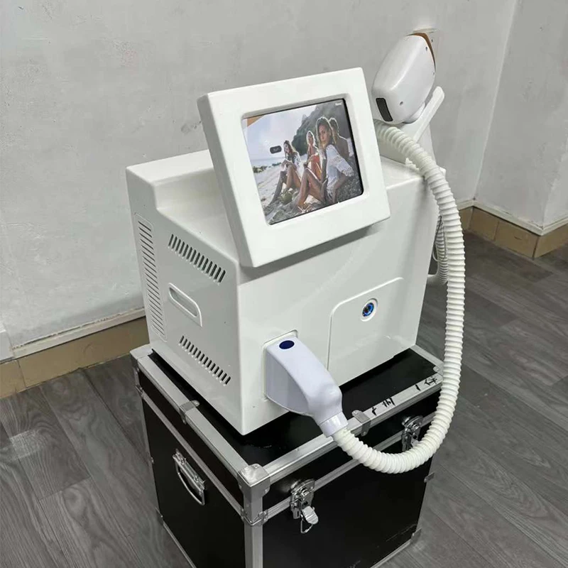 Máquina profissional da remoção do cabelo do laser do diodo de gelo, onda tripla, poder grande, remoção do cabelo do biquini, rejuvenescimento da pele, 10 barras