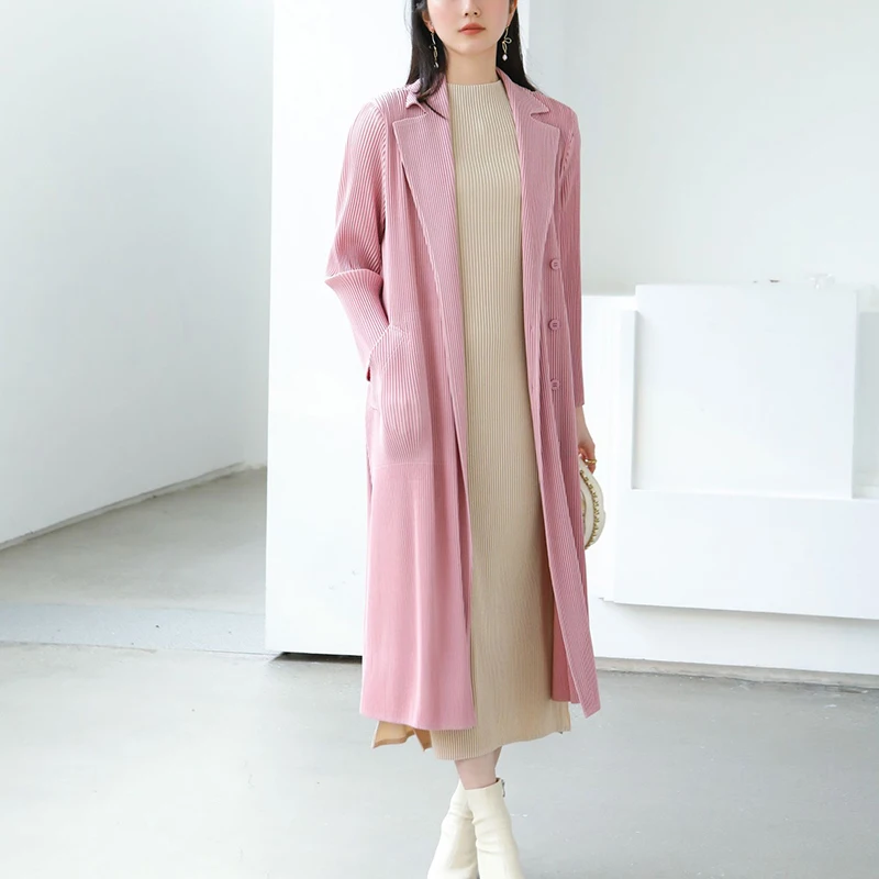 

Высокое качество, новинка лета 2025, плиссированный женский плащ, легкий пиджак с воротником, однобортное длинное пальто на шнуровке