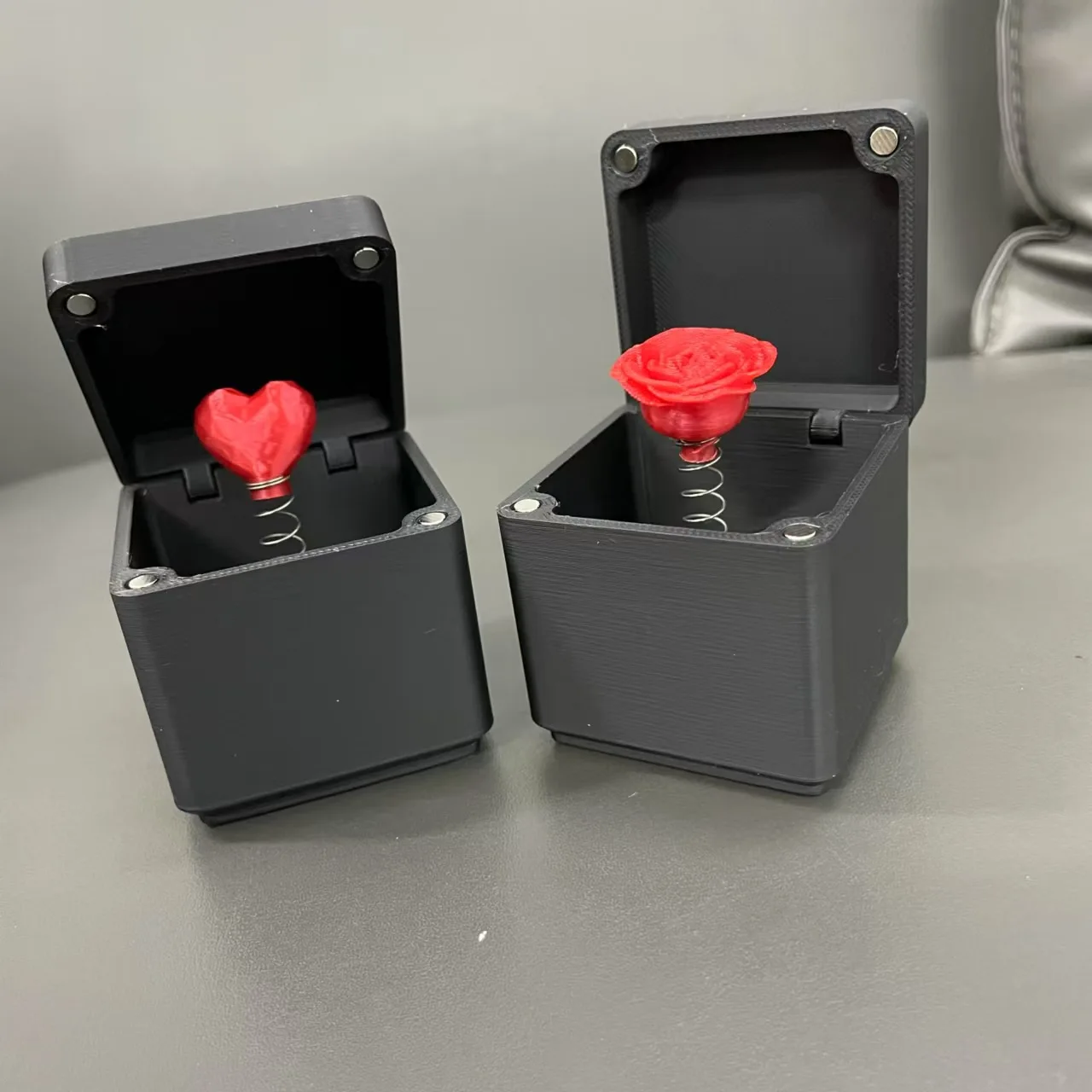 خارج الصندوق المنبثقة الاصبع الوسطى هدية مربع الإبداعية مكتب ديكور المنزل الهدايا الاصبع الوسطى الجدة عيد الميلاد لعبة مضحكة المزحة هدية #6