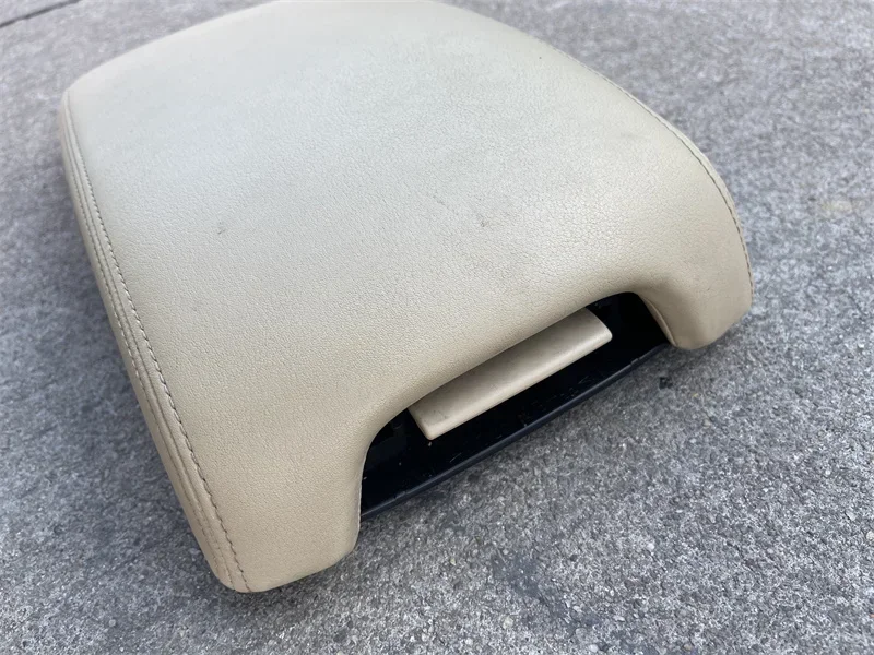 Toyota 12th generation crown armrest cover 05~ 09 years crown armrest buckle panel