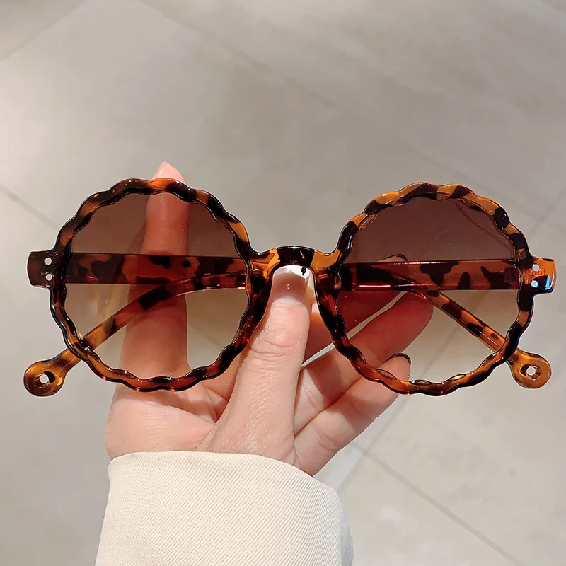 KAMMPT-Lunettes de soleil rondes pour femmes, monture en forme de fleur, style vintage, verres dégradés, nouvelle marque, 2024