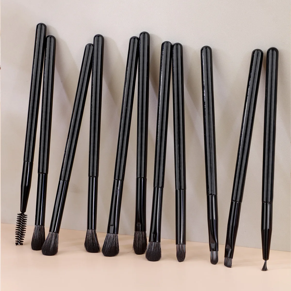 11Pcs Eye Makeup Brush Used For Eye Shadow Details Wrinkle Brush Soft And Dense Fiber Portable And Convenient Daily Makeup Tool