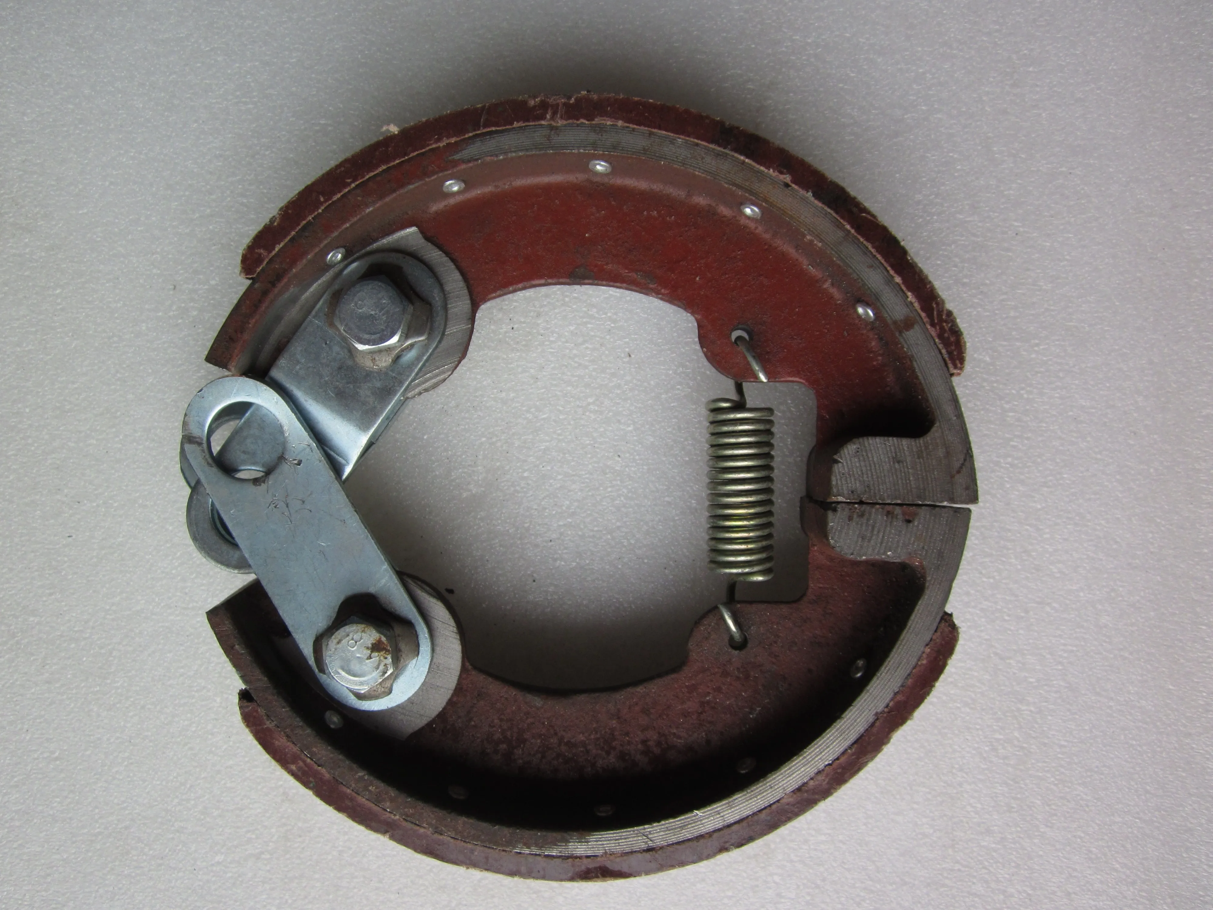 Set of brake shoes for Hubei Shenniu Bison 254 tractor with engine Hubei 295T