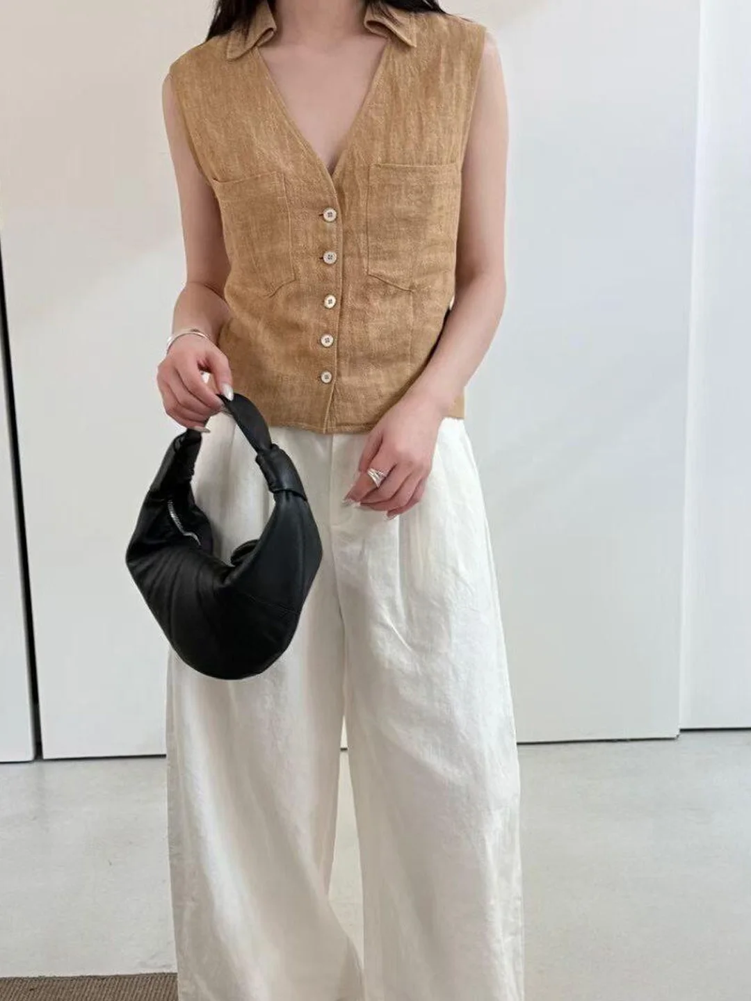 Elegant V-Neck Sleeveless Vest Women's Fashion Decorative Button Casual Style Summer Top High-End Feeling Versatile Upper Body