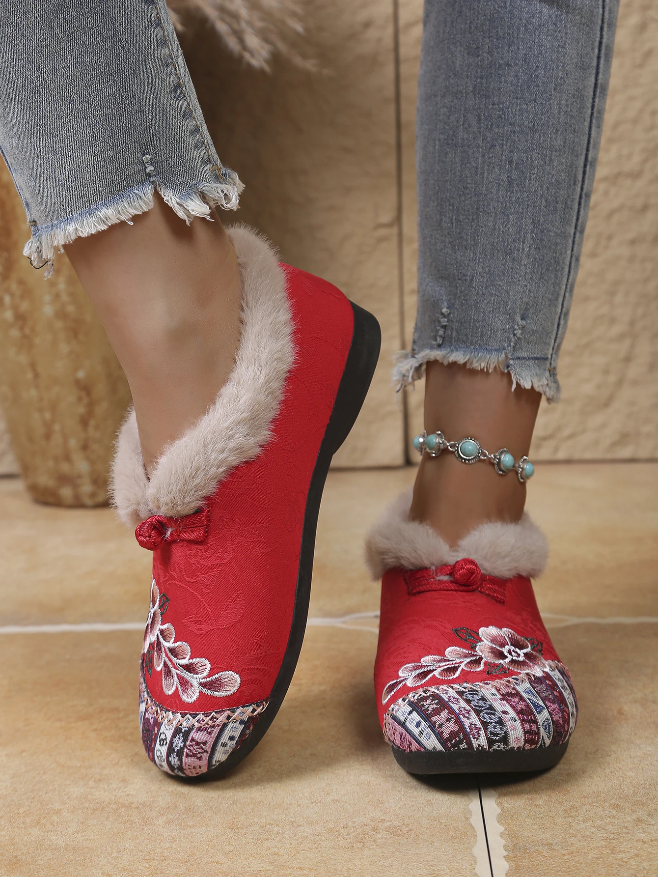 Damen Winterstiefeletten im chinesischen Stil, bestickt, aus Baumwolle, mit flauschigem Kragen, Fleece-gefüttert, zum Hineinschlüpfen, flach, rutschfest, warm, ethnische Freizeitschuhe – Detail 18