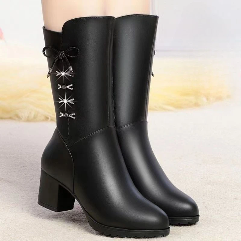 

Осенне-зимние кожаные туфли до середины икры на флисовой подкладке с круглым носком, женские готические модные теплые полувысокие сапоги на среднем каблуке 2025 года для женщин