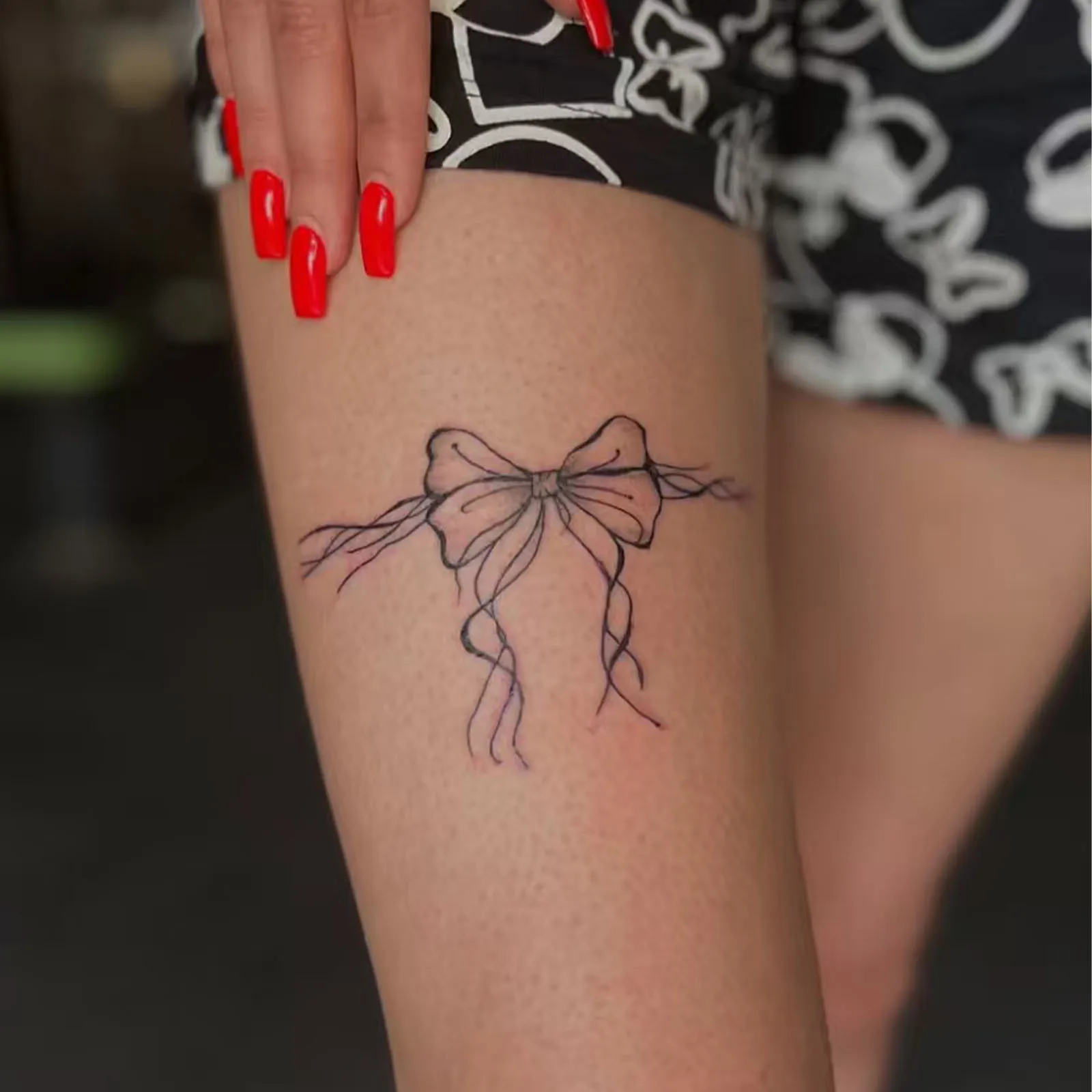 Black Grey Line Art Poppy Butterfly Tattoo Sticker, Temporary Tattoo Ins Style High-End Waterproof Long-Lasting Flower Small Pat