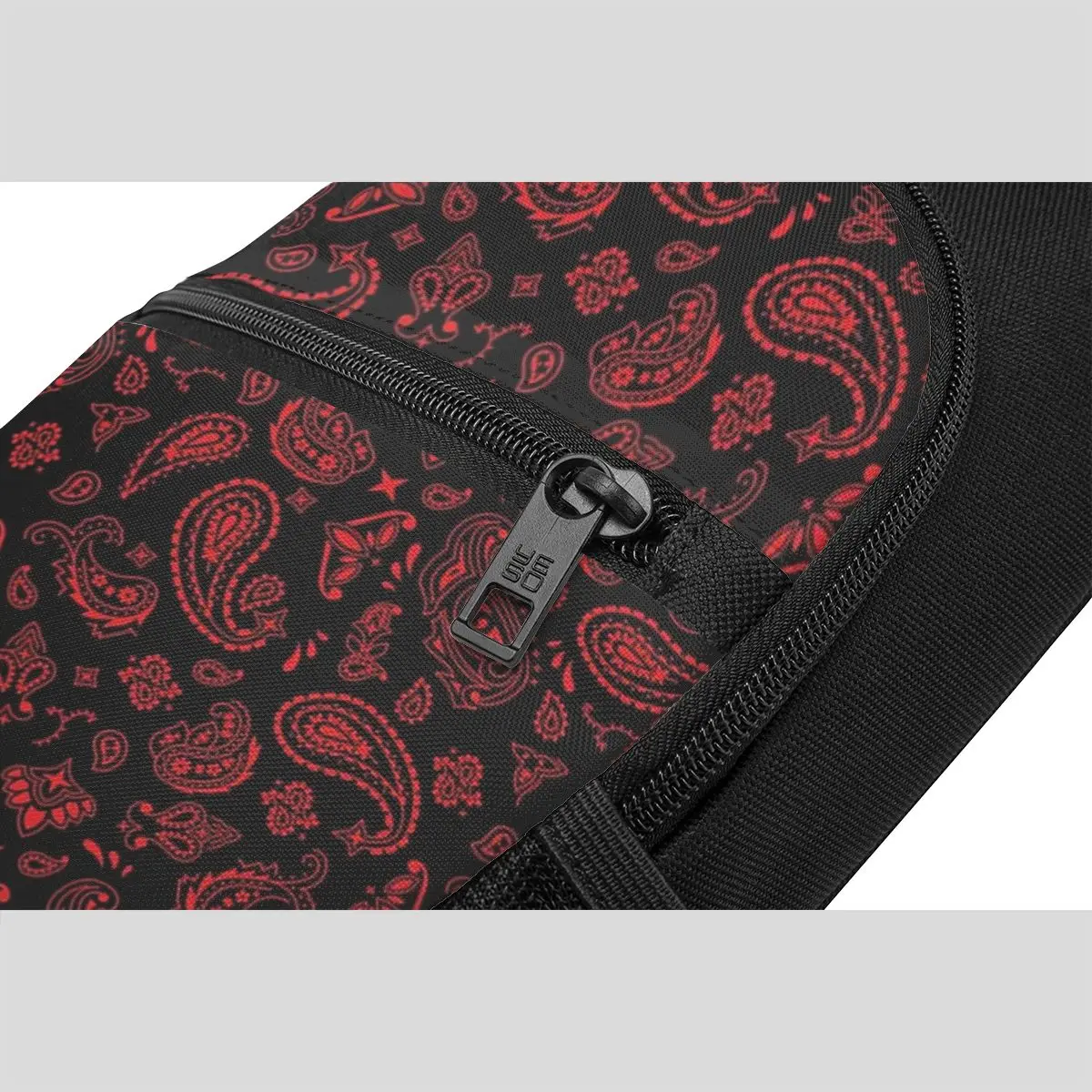 Bandana Paisley Pattern Chest Bag Men Sling Crossbody Backpack Chest Bag Travel Hiking Daypack Shoulder Bag