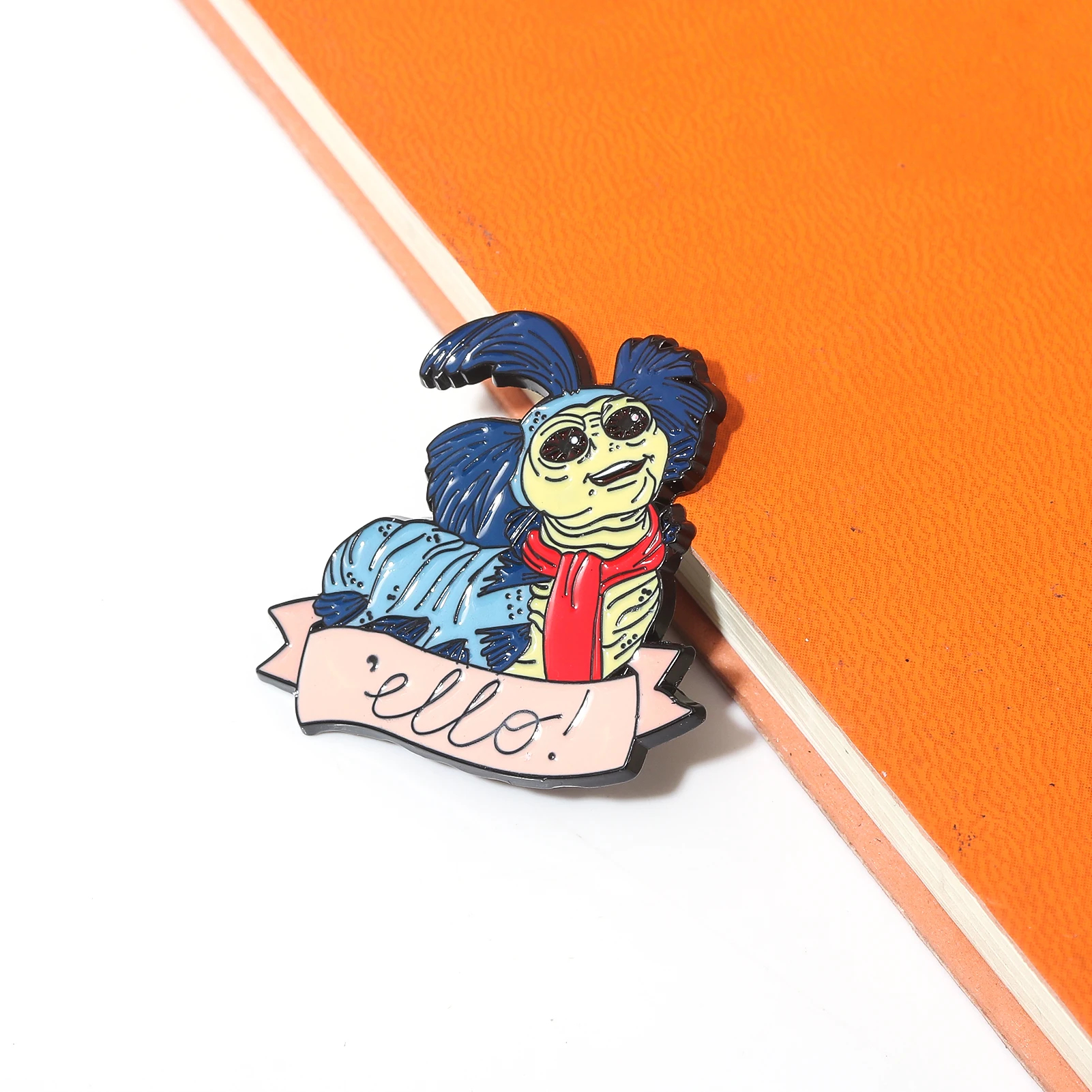 الأزرق دودة متاهة ايلو المينا دبابيس بروش الكرتون شارة معدنية دبابيس الملابس على ظهره التلبيب قبعة الملحقات #4