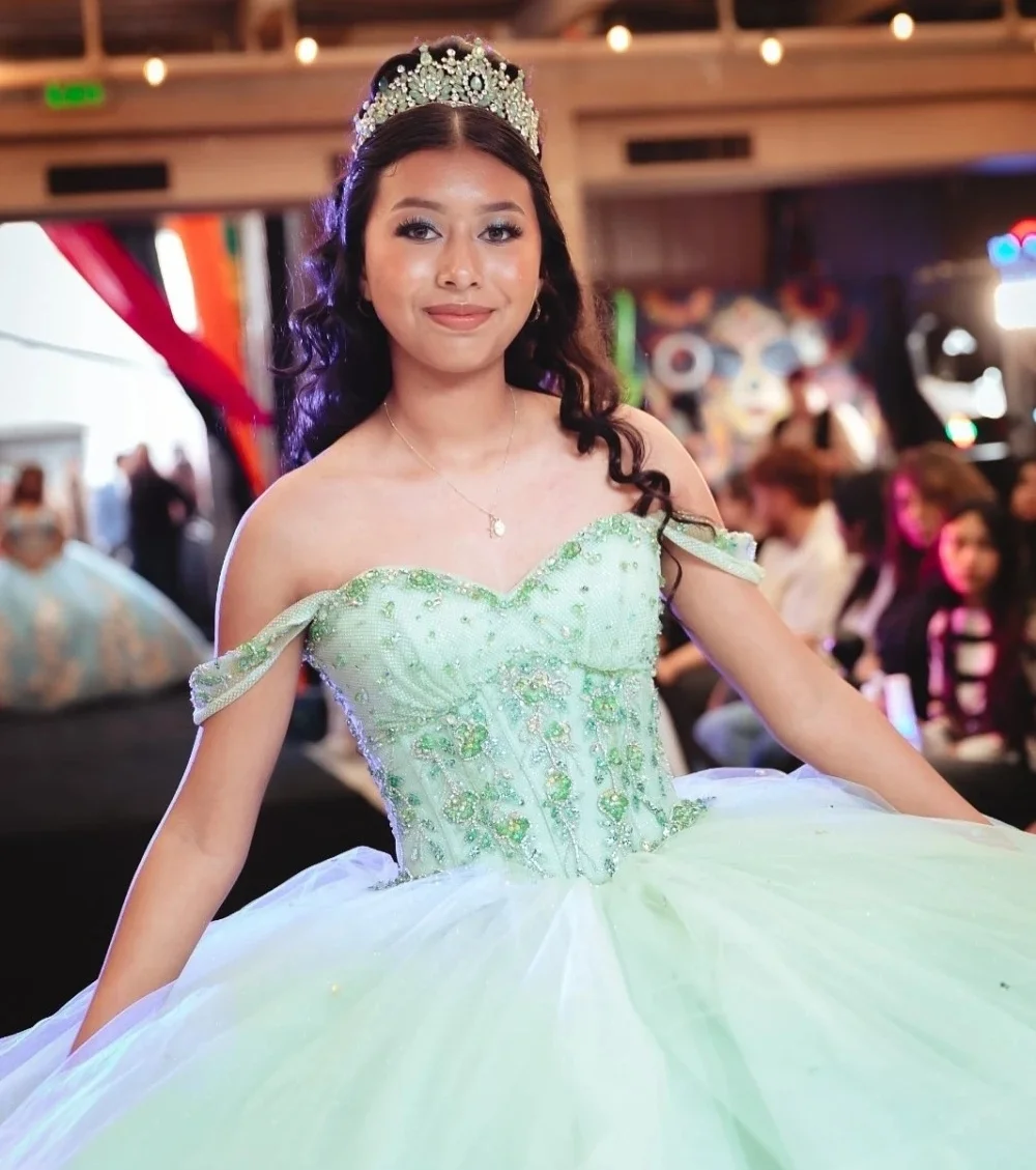 Мятно-зеленые платья Charro Quinceanera, бальное платье с открытыми плечами, расшитое бисером, мексиканские милые платья 16, 15 Anos по индивидуальному заказу