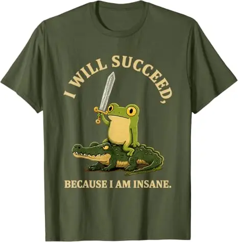 Ich werde Erfolg haben, weil ich verrückt bin. Lustiges T-Shirt mit Frosch auf Krokodil. Y2k Frosch reitet auf Krokodil. Ästhetische Kleidung. Humorvolles Spruch-T-Shirt. – Detail 9