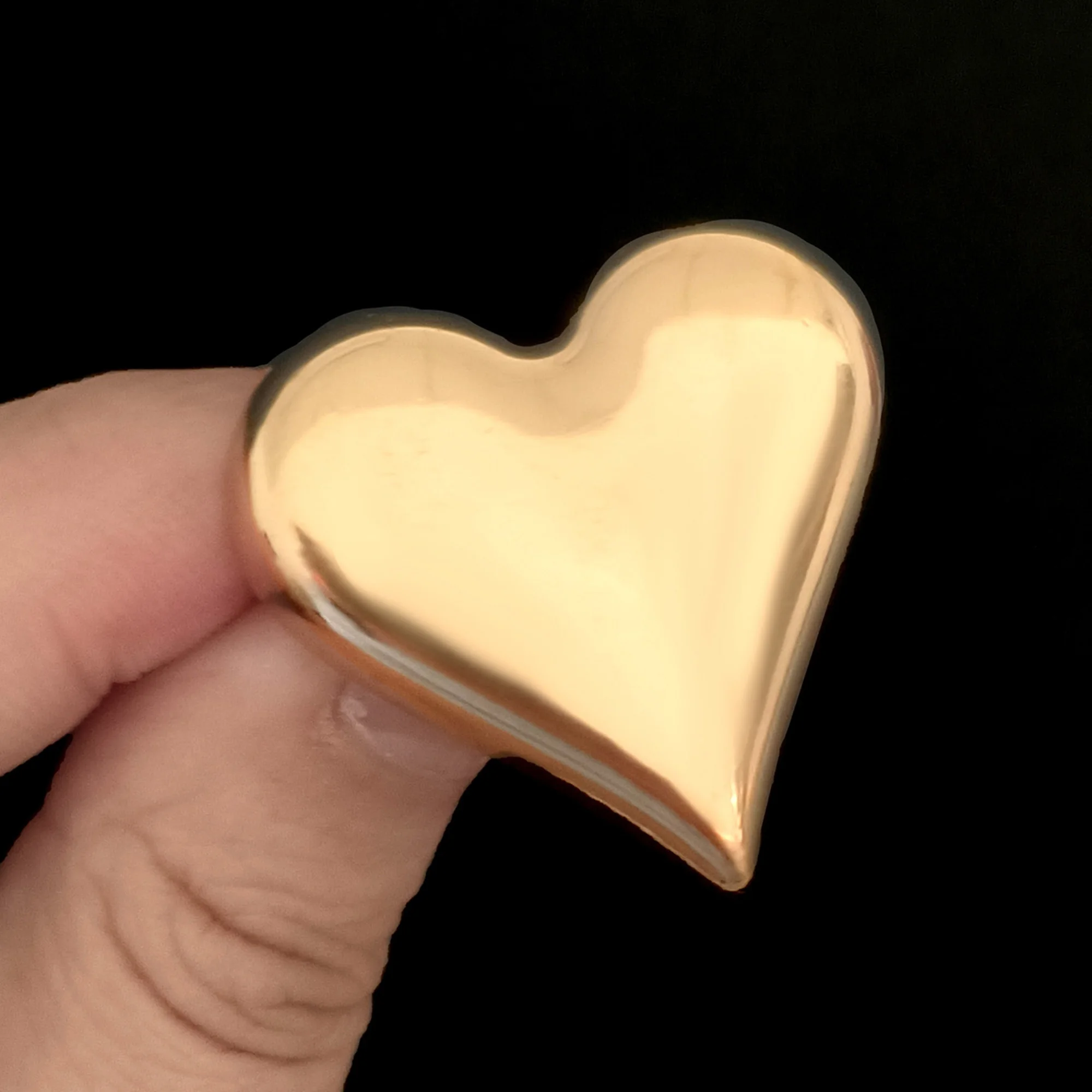 Romantische glänzende Liebesbroschen für Frauen, Unisex-Herz-Pins, für Freunde, Veranstaltungen, Partys, neue Geschenke, Schmuck, Dekoration, Accessoires – Detail 3