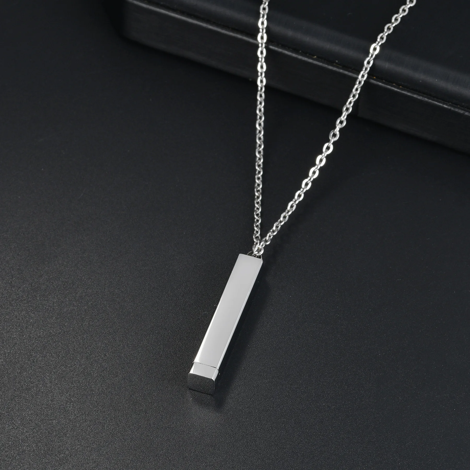 Atoztide Personalized Square Retractable Necklaces Engraved Name High Quality Stainless Steel For Men Women Family Jewerly Gift