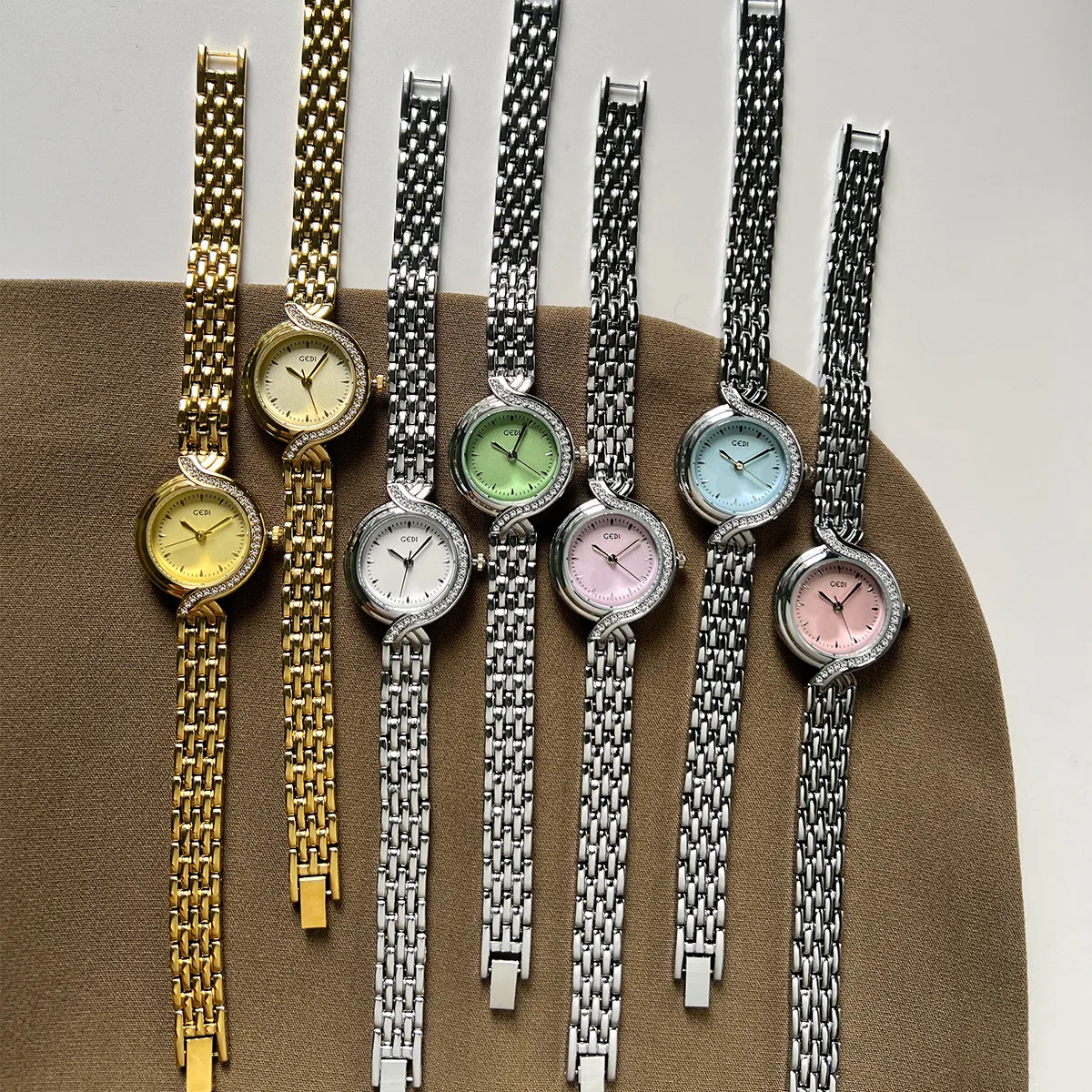 New Women'S Watch, Light Luxury Style Quartz Watch, Simple And Compact, Unique Design, Versatile Watch And Bracelet Combination.