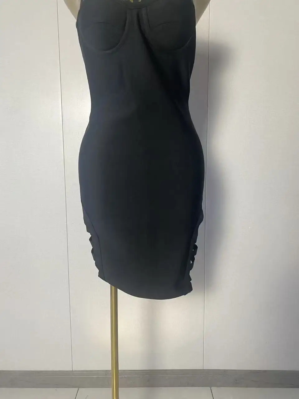 2025 nuevas mujeres Sexy sin mangas Halter negro Midi vestido ajustado 2025 elegante Club de noche vestidos de fiesta de cumpleaños de lujo