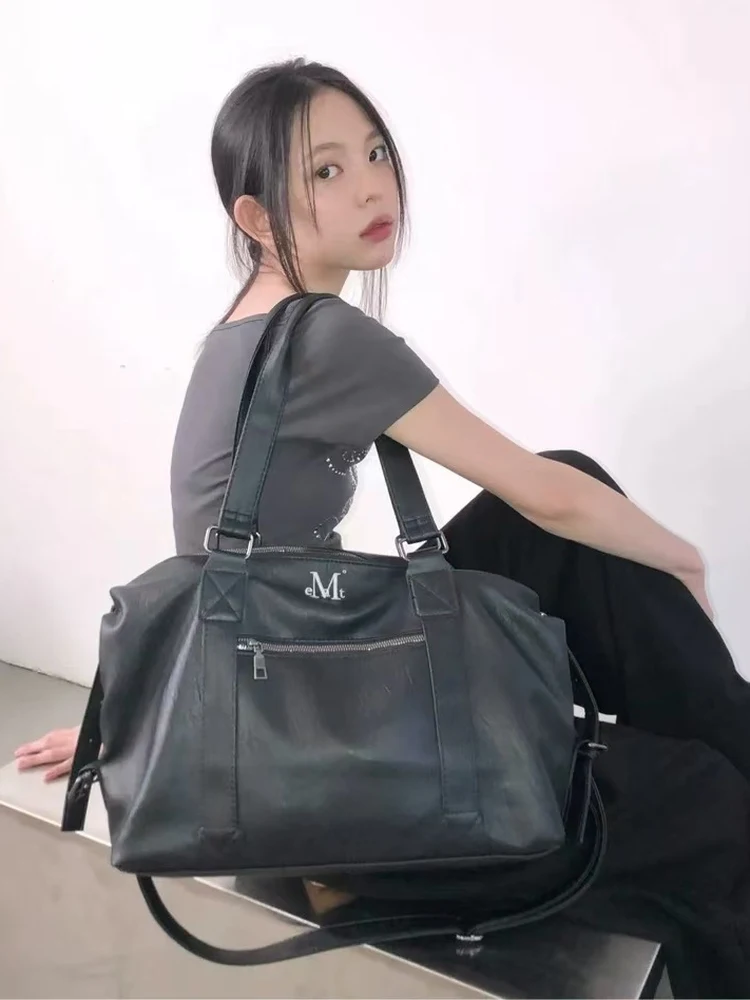 sac-a-bandouliere-grande-capacite-pour-femme-sac-de-voyage-tendance-en-pu-souple-design-sous-le-bras-ideal-pour-les-trajets-quotidiens