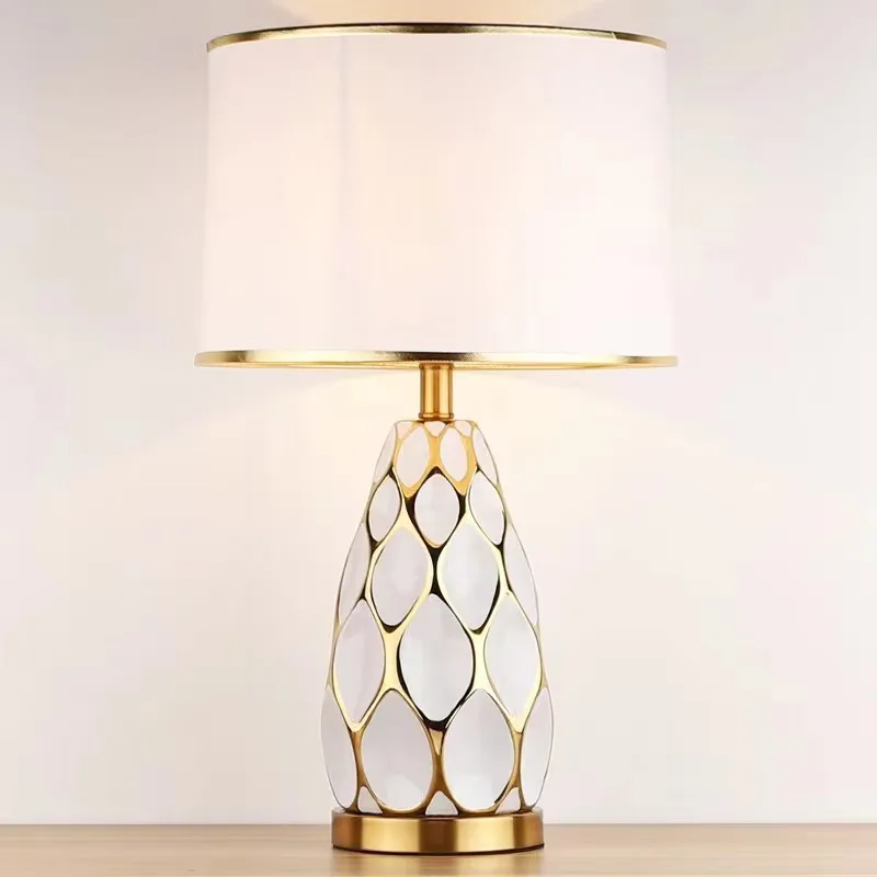 

Customized Creative ceramic desk lamp Bedroom bedside lamp Simple modern living room decorative desk lamp