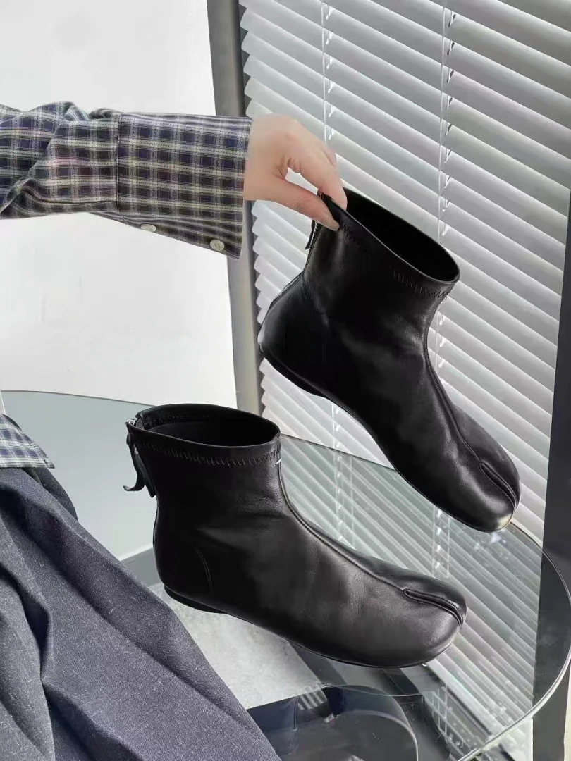 New Cowhide Autumnand Winter Split Toe After Zipper Boots Fashion Low Heel Ankle Boots for Women Hot Selling