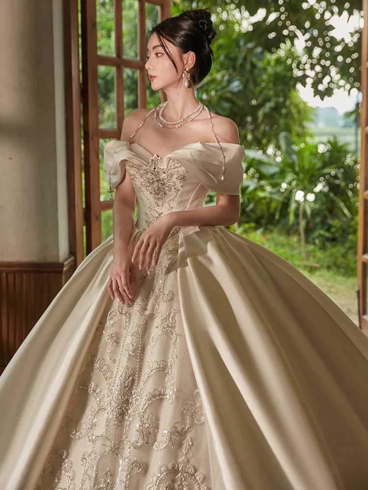 Zijde Satijn Bruiloft Dr One schouder Zwaar Borduren Princ Sle Lange Trein Bruidsjurk Koreaanse Sle voor jonge bruiden