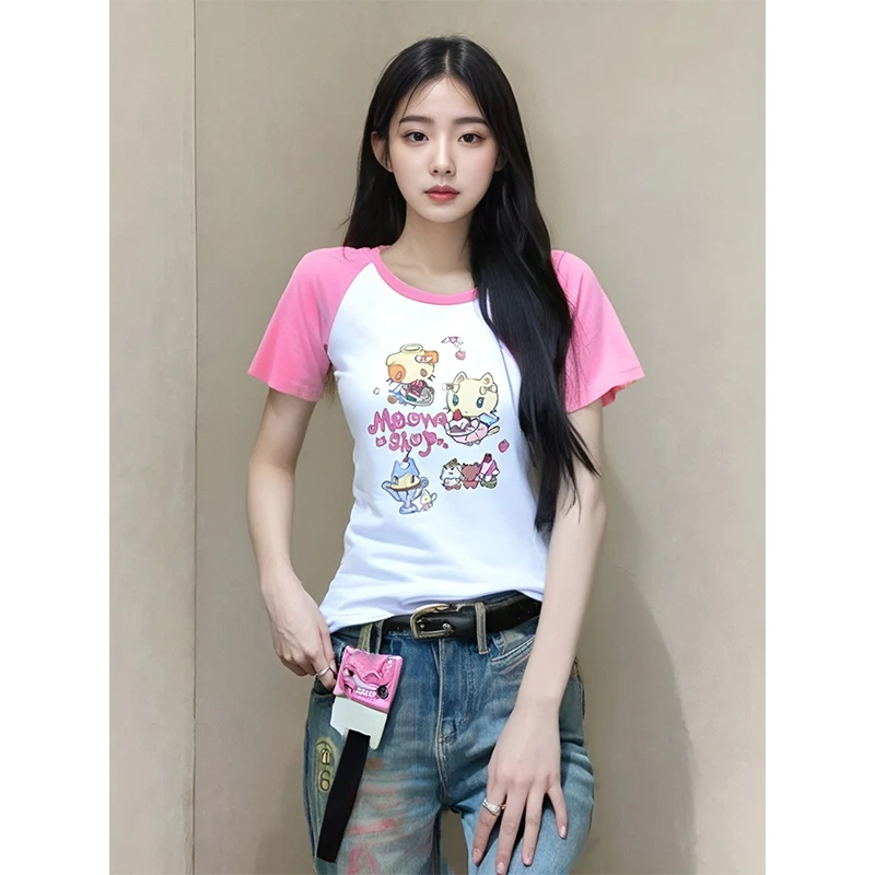 T-shirt patchwork bianca rosa con stampa gatto girocollo T-shirt corte slim carino Kawaii estate 2024 donna giovane casual top a maniche corte