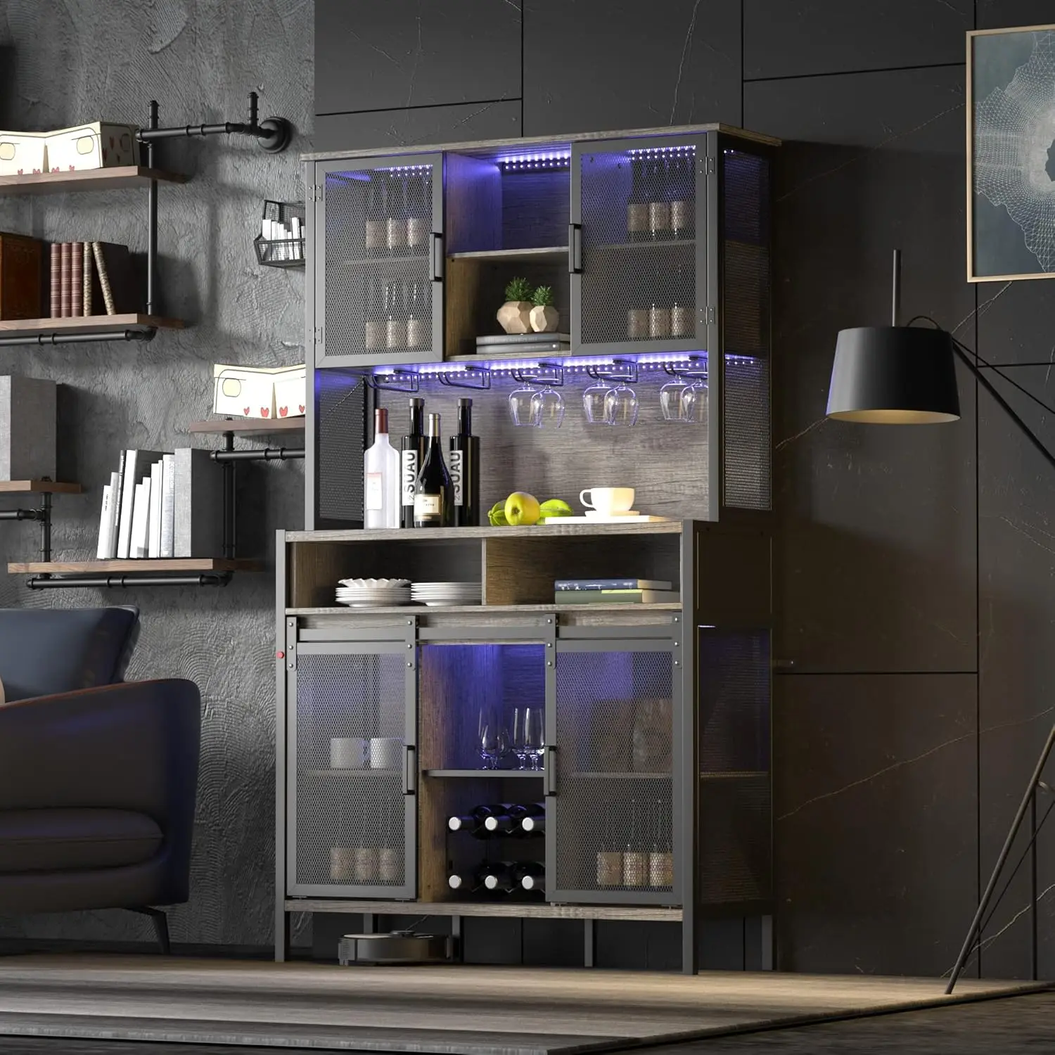 خزانة بار القهوة والنبيذ مع باب الحظيرة المنزلق، وخزانة بوفيه المزرعة مع رف النبيذ وحامل الزجاج، وخزانة تخزين LED