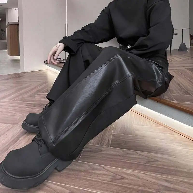WTHT 트렌디 2025 가을 남성 스플라이스 가죽 디자인 하이 스트리트 팬츠 패션 와이드 레그 스트레이트 루즈 바지 남성용 2A1872
