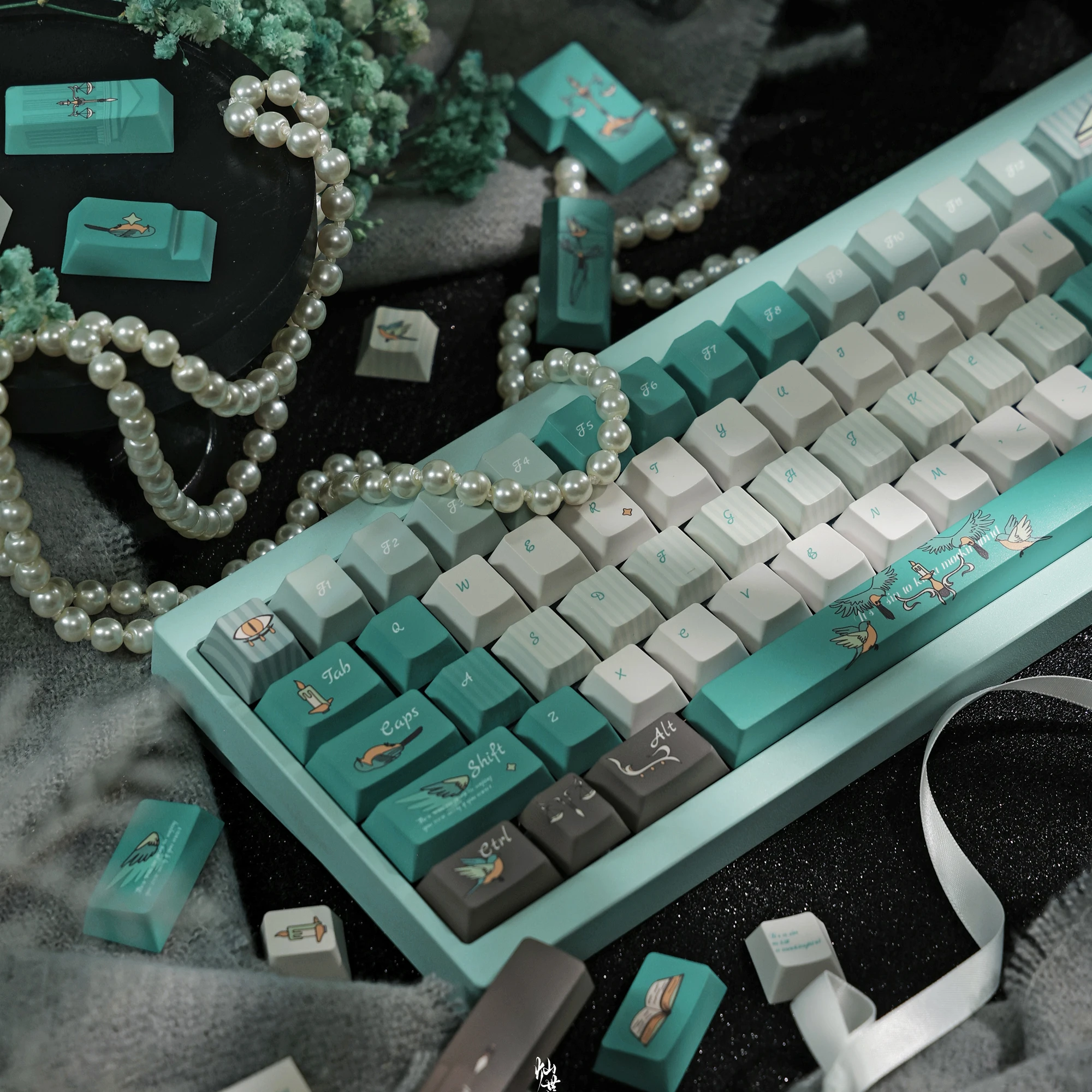 

Robin Green Theme Keycaps Set PBT 140keys Cherry Profile Custom Original Handmade Keycaps for Mechanical Keyboard Accessories