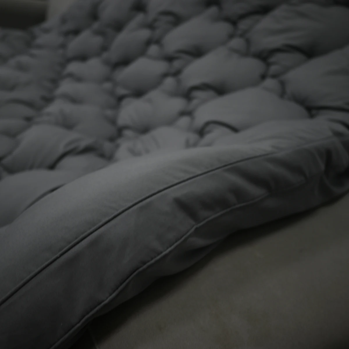 غطاء مرتبة سميك للغاية، غطاء مرتبة تبريد 600 جرامًا للمتر المربع للنوم العميق، 3D + 7D سنو داون بديل ملء وسادة قطيفة