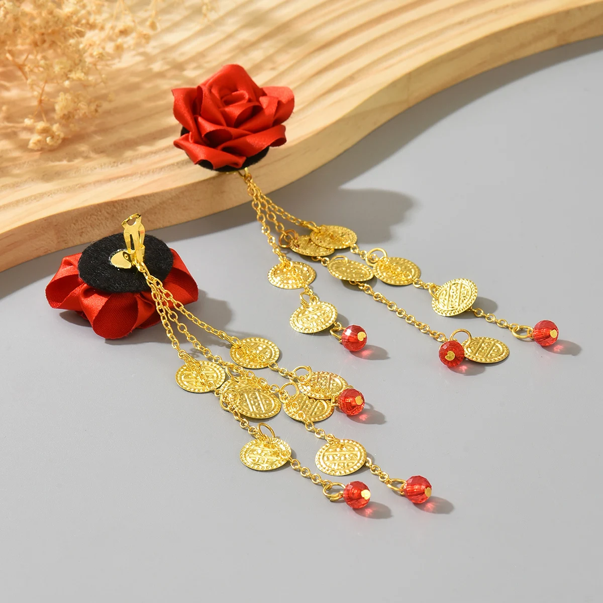 Red Rose Fabric Clip-On Earrin - Ethnic Fashion Co In 评论和价格