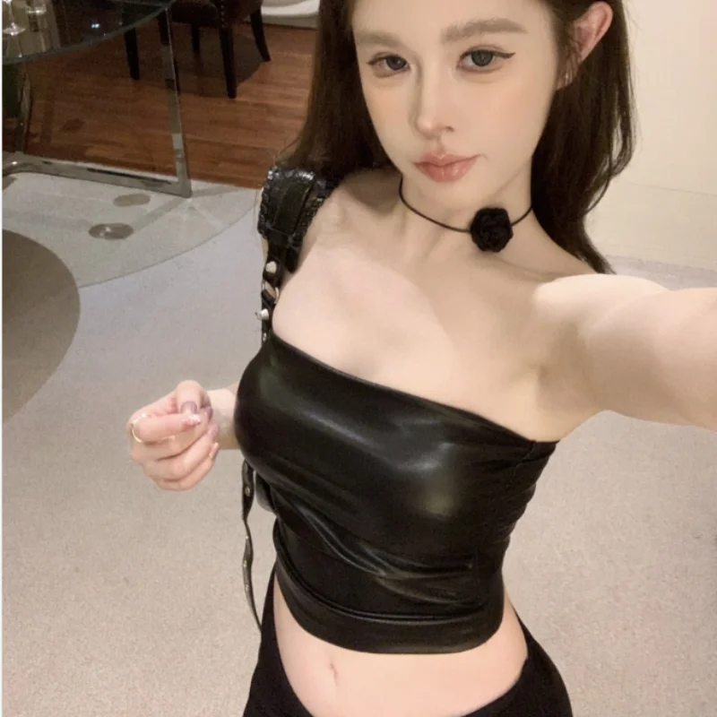 Short One-line Collar Top for Women Fashionable Simple Pleated Slim Fit Pu Leather Outer Vest