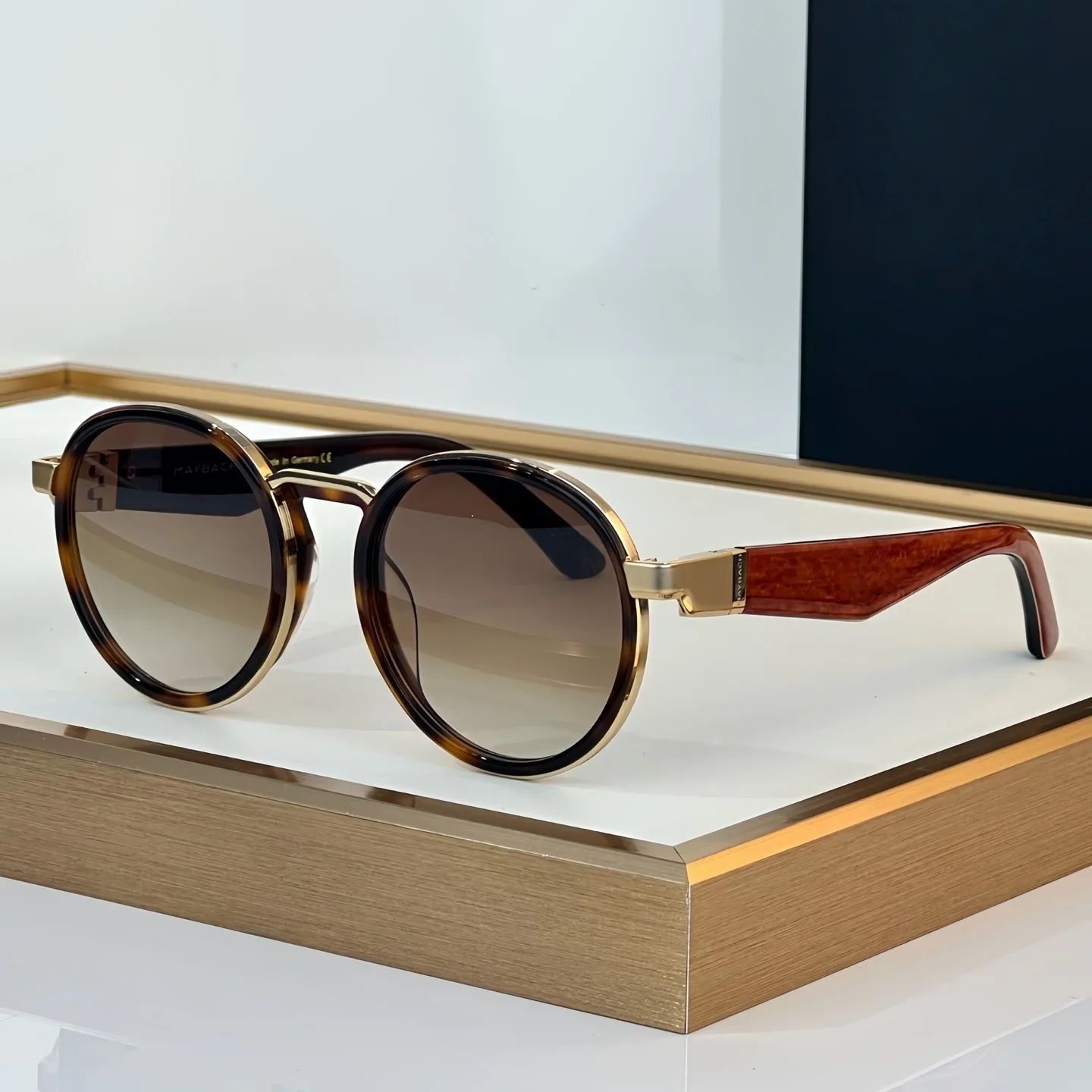 

THE PADKYLOB 52-21 Top Quality Sunglasses for Men and Women Classic Luxury Titanium Designer Sunglasses Frames with box