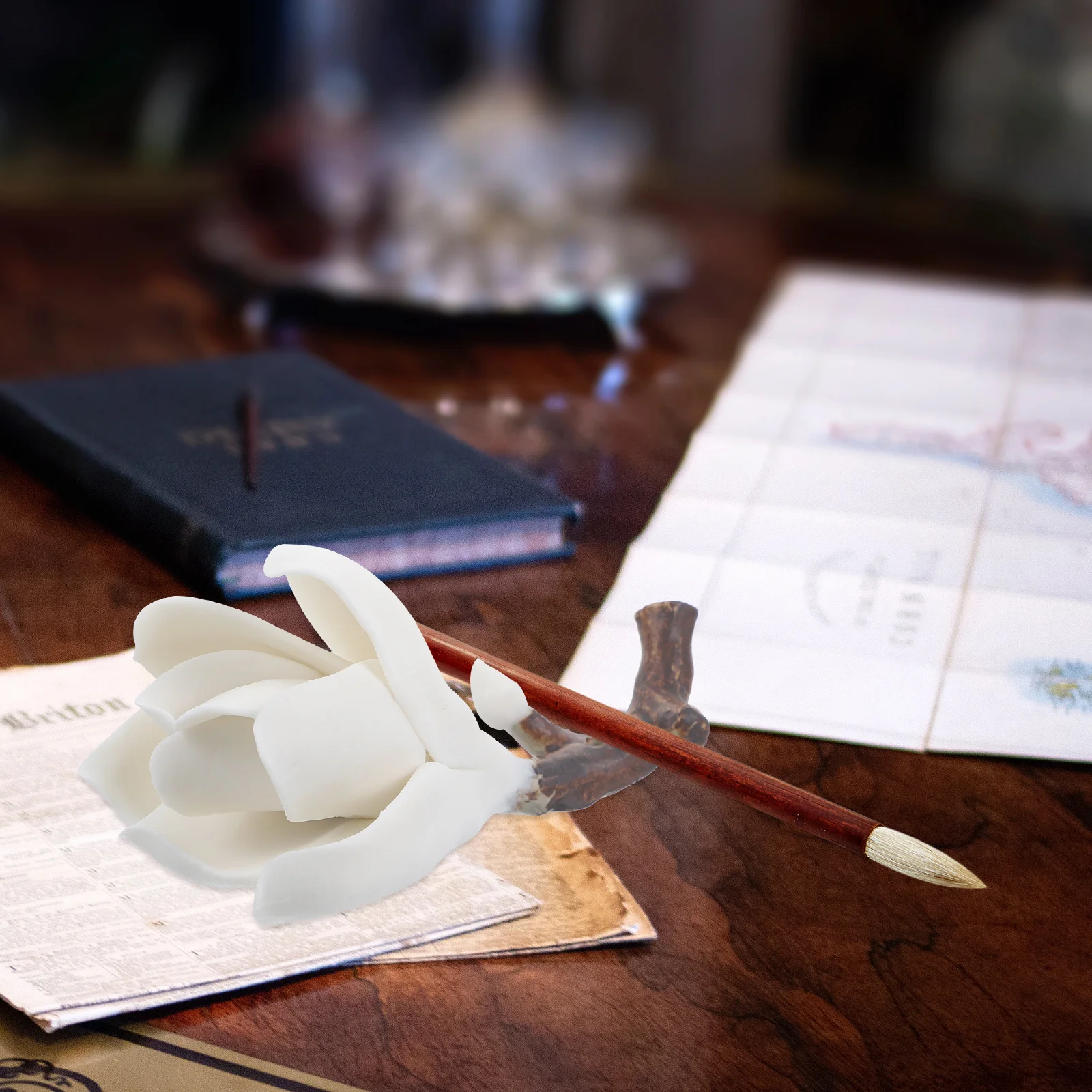 

Magnolia Pen Rest Chinese Calligraphy Brush Holder Resin Craftsmanship Desktop Decorative Storage Organizer Hairbrush Holder