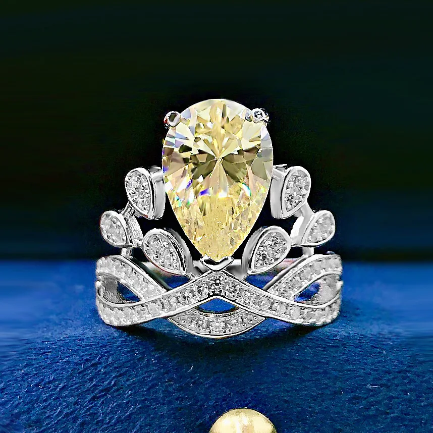 

2023 New Pear shaped Water Drop Personalized Yellow Diamond Crown 8 * 12 Diamond Ring for Women's Fashion Alien Diamond Ring