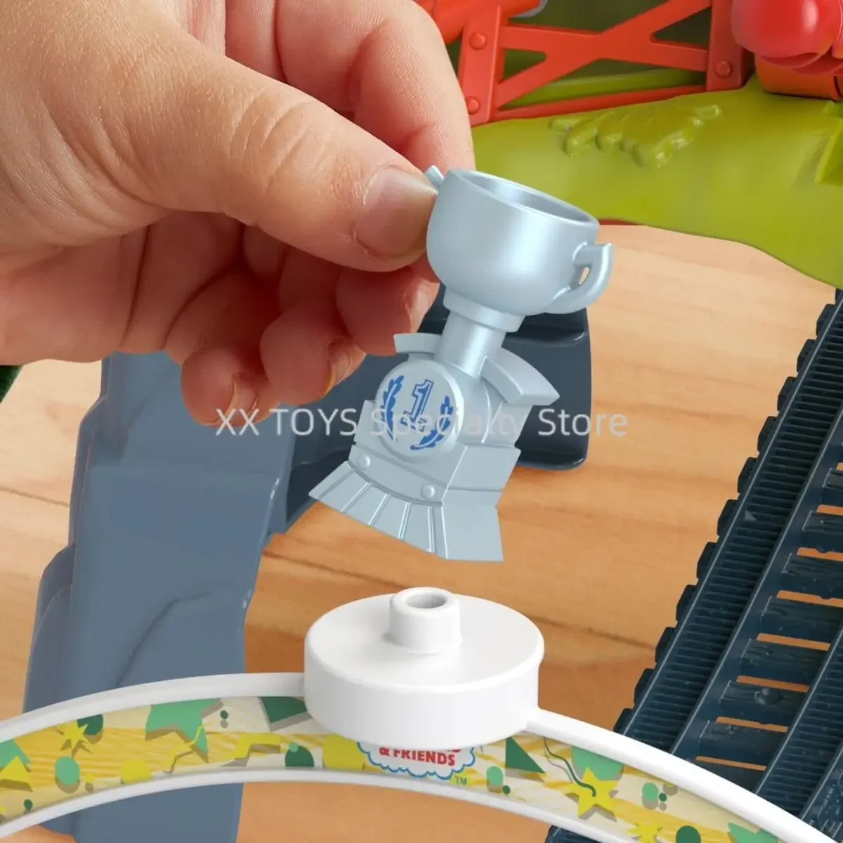 Thomas & Friends-Juego de tren de juguete fundido a presión, carrera para la copa Sodor con motores Thomas y Kana, regalos preescolares de vacaciones para niños