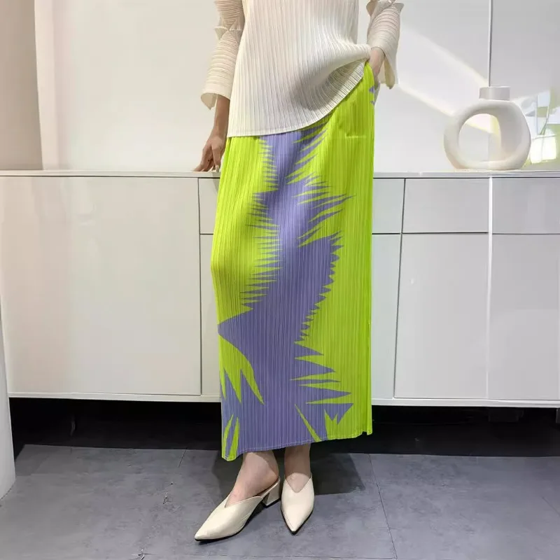 

Miyake Pleated 2024 Summer New Half Skirt Women's Irregular Printed Side Flower Split Comfortable Casual High Waist Half Skirt