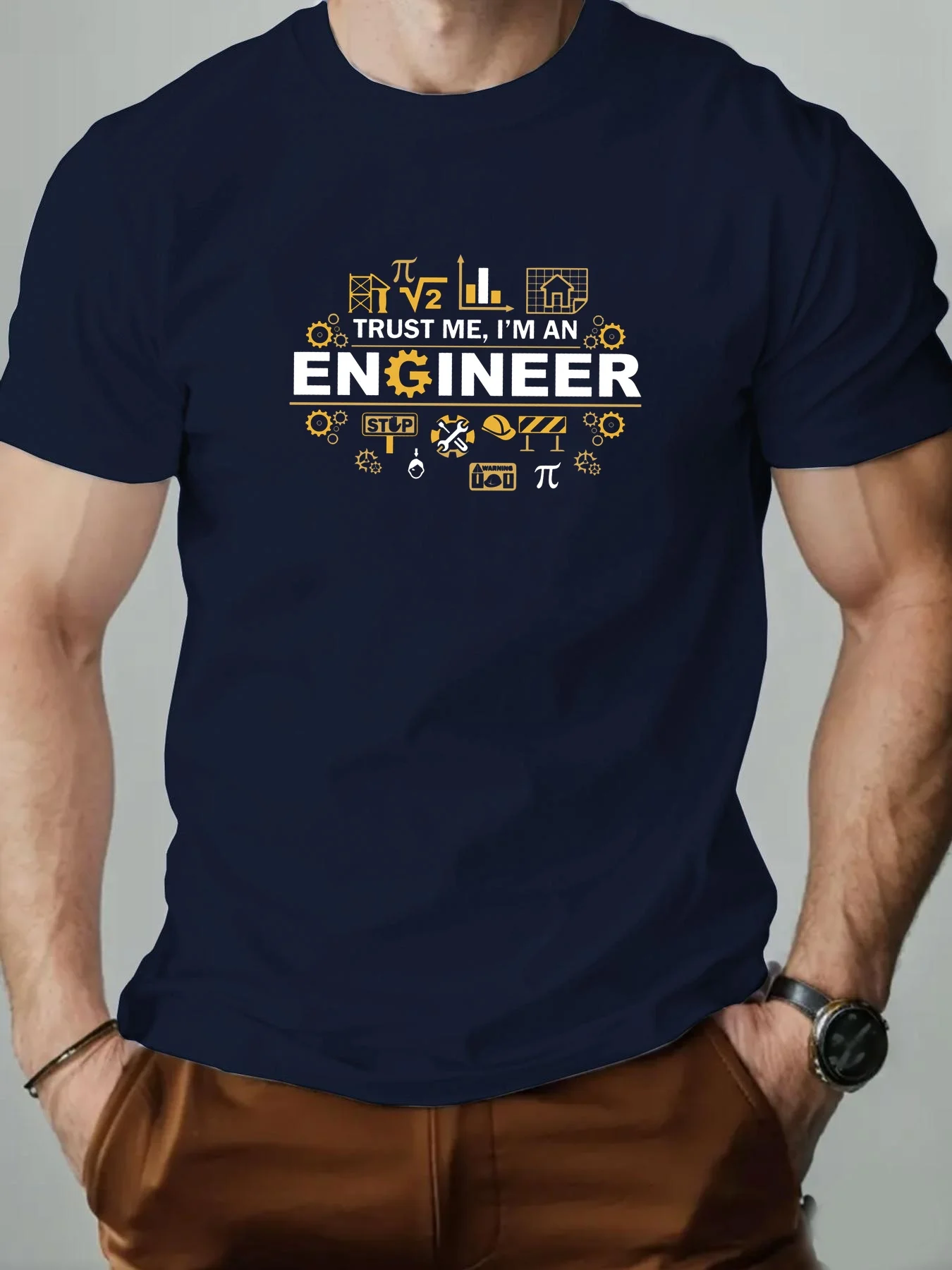 �Vertrauen Sie mir, ich bin Ingenieur“-T-Shirt mit mathematischen Symbolen, bedruckt auf hochwertigem, weichem 100% Baumwoll-Herren-T-Shirt, perfekt für den sommerlichen Freizeitstil. – Detail 5