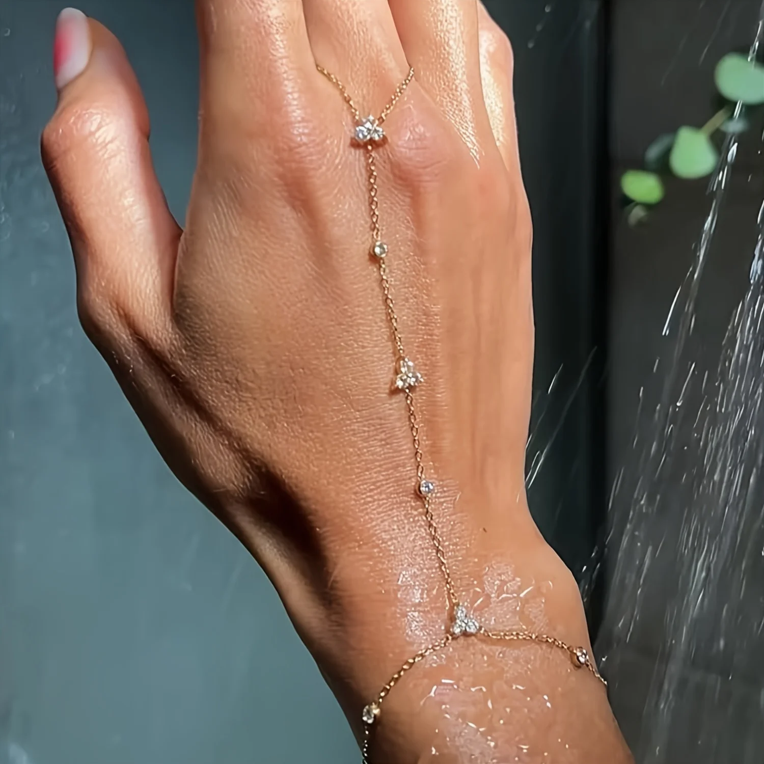 Summer New Rhinestone Flower Hand Back Bracelet Wedding Jewelry for Women Crystal Geometric Finger Bracelet Party Jewelry Gift