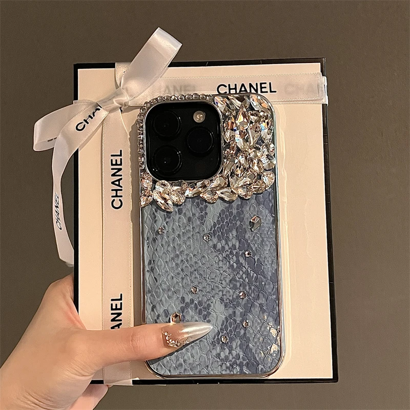 High Quality Luxurious Glitter Diamond Phone Case For iPhone 15 14 13 12 Pro Max 14Pro Bling Rhinestones Snakeskin Plating Cover