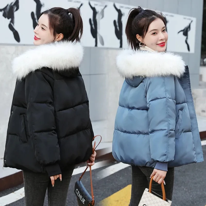 2023 Large Fur Collar Parka Bread Clothes Winter Warm Women\'s Short Coat Thickened Padded Jacket Female Hooded Outwear Fluffy