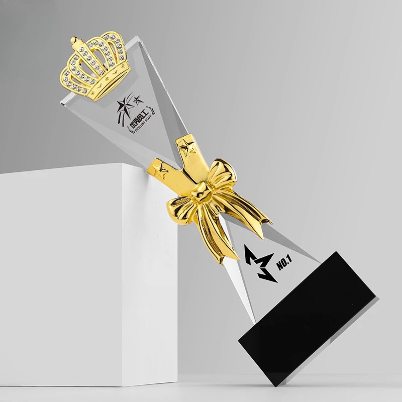 

Customized Transparent Crystal Trophy Excellent Staff Company Annual Meeting Award, Home Decoration Outstanding Metal Crown, 1Pc
