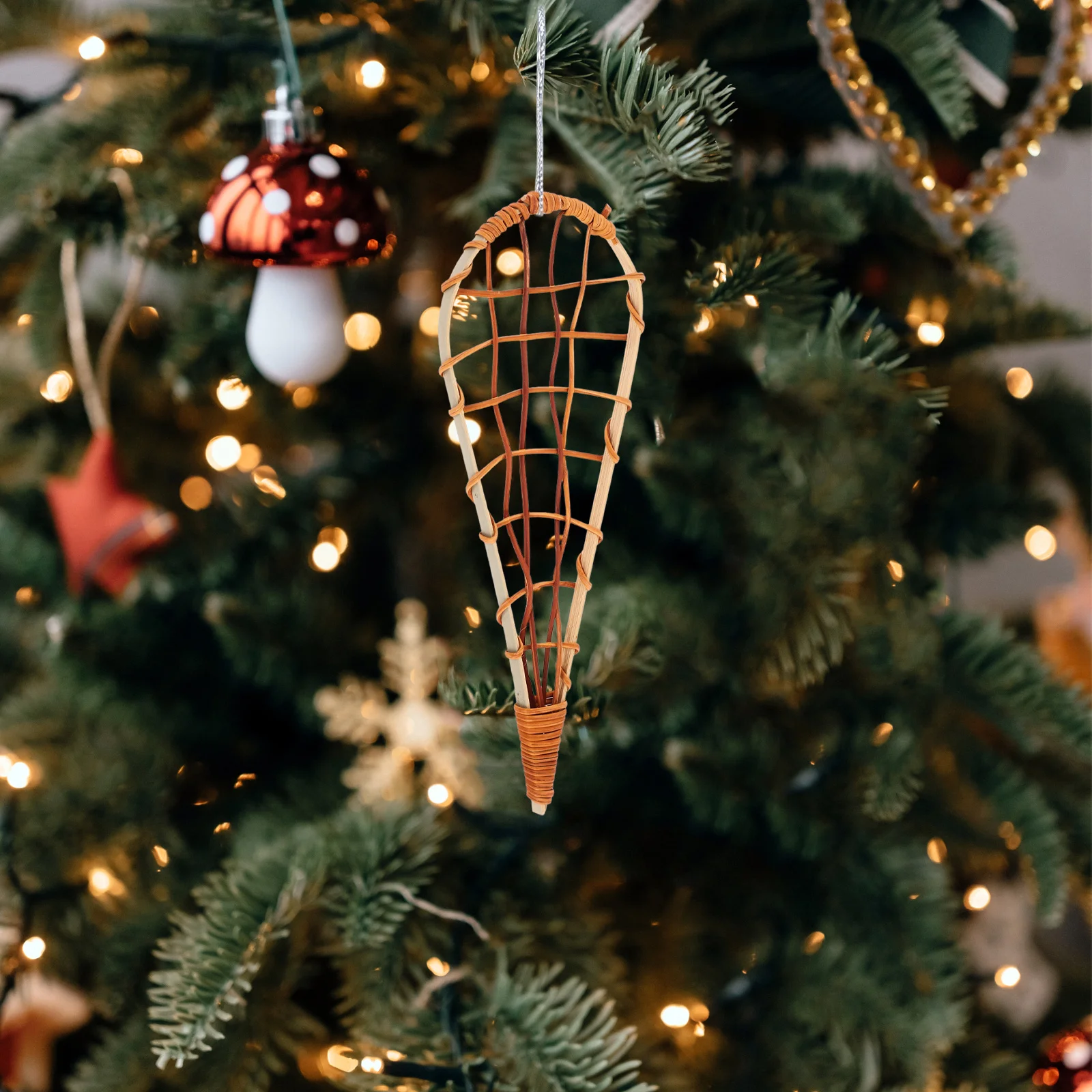 

2Pcs Snow Shoes Decoration Unique Xmas Wall Hanging Decor Christmas Tree Pendant Party Ornament Front Door Pendant Holiday Decor