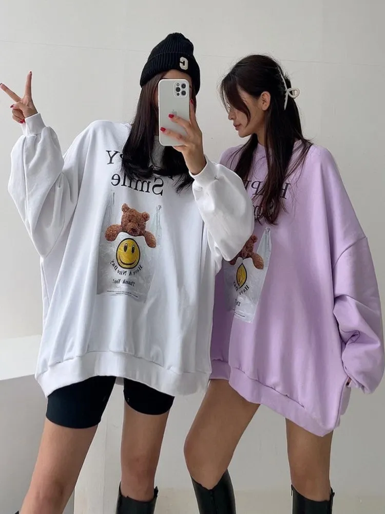 

Женская толстовка с принтом медведя, круглым вырезом, свободного кроя, в расслабленном стиле, с надписями, омолаживающая, универсальная, верхняя одежда